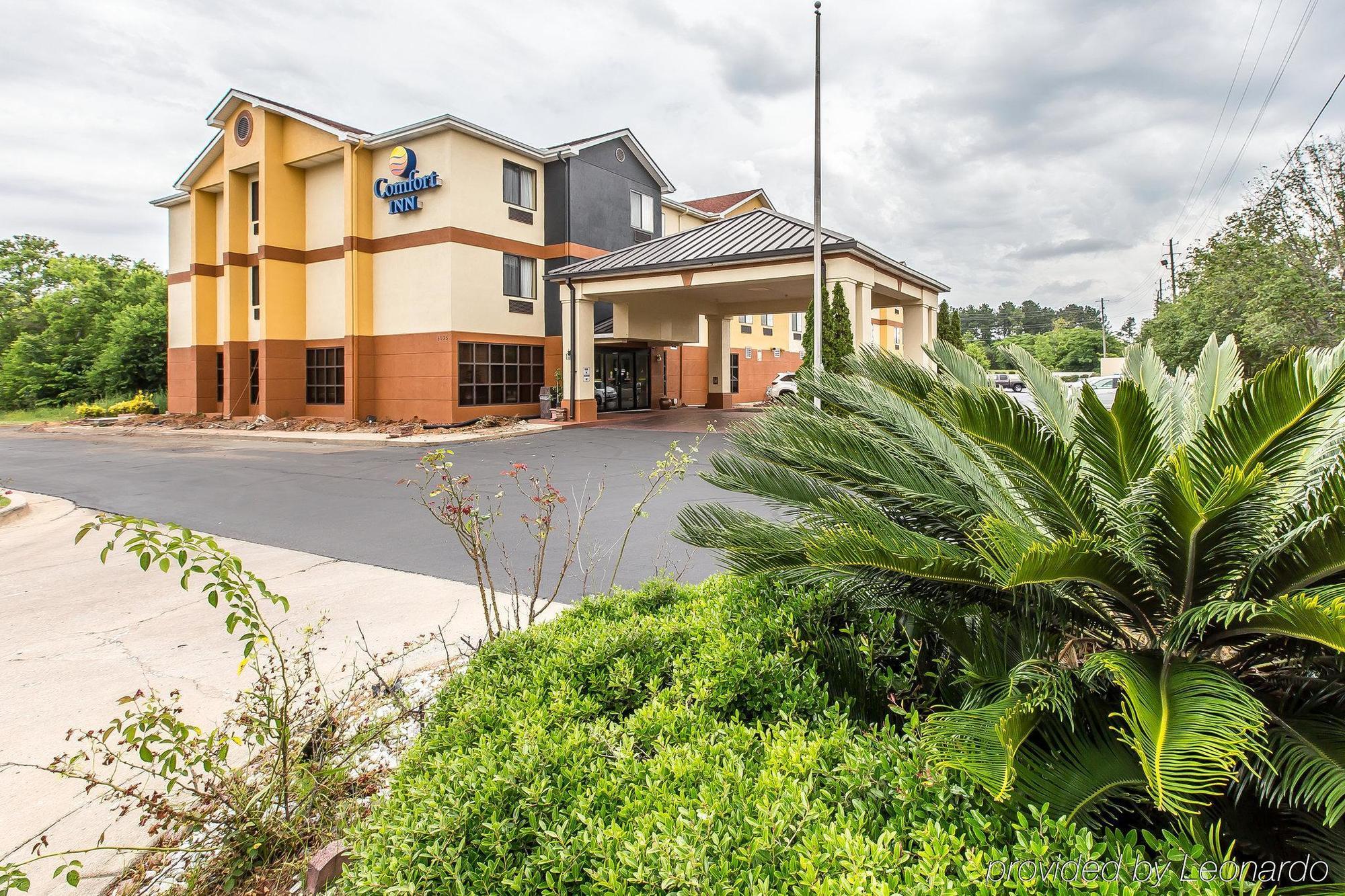 Quality Inn & Suites Montgomery East Carmichael Rd Exterior photo